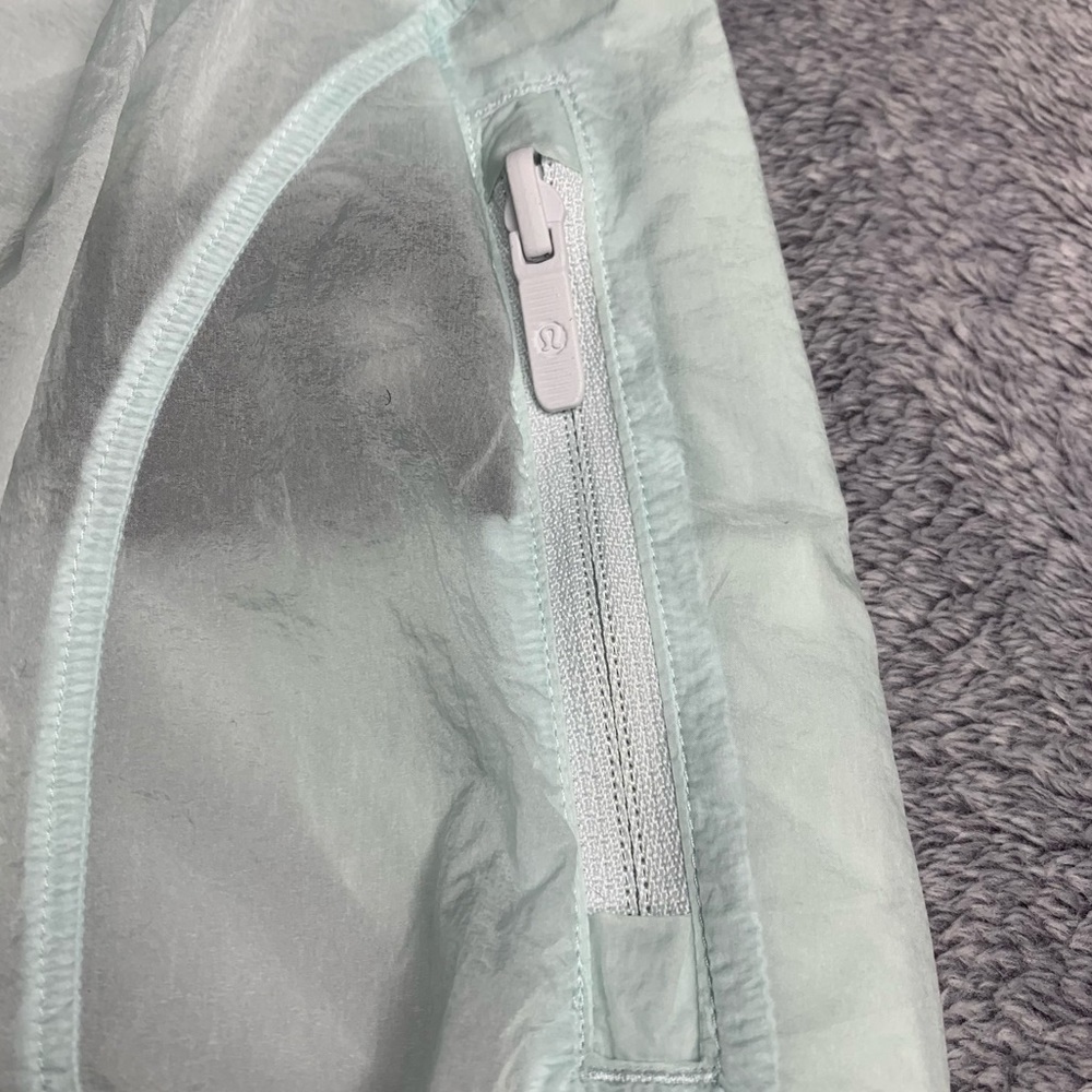 Lululemon Step Out High Rise Short NWT Ocean Air Size 4 - Picture 9 of 17